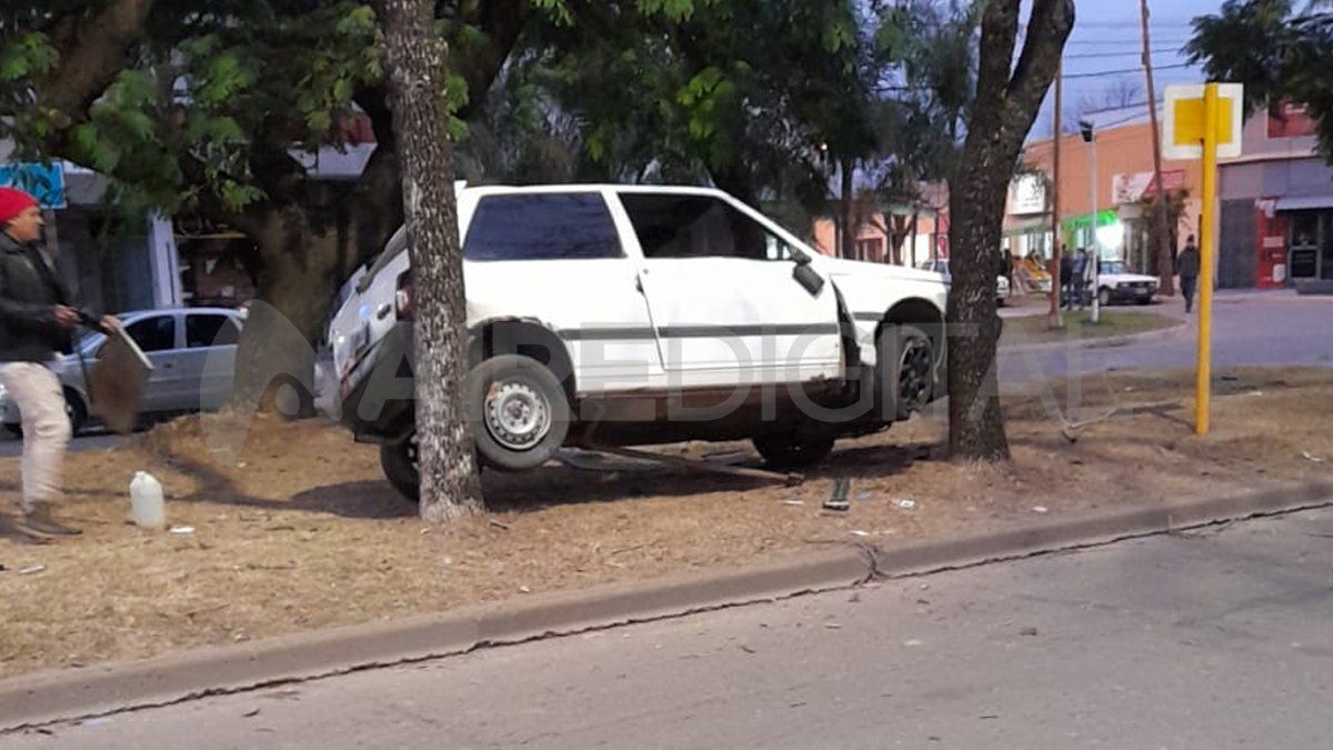 El hombre que conducía el vehículo resultó ileso.