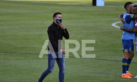 El Kily González se reunirá con Marco Ruben para terminar de convencerlo de volver a jugar en Rosario Central. El Kily González se reunirá con Marco Ruben para terminar de convencerlo de volver a jugar en Rosario Central.