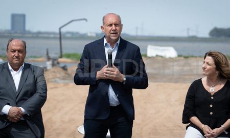 Omar Perotti estuvo presente en el acto que dio inicio a la obra del Gasoducto Gran Santa Fe. Omar Perotti estuvo presente en el acto que dio inicio a la obra del Gasoducto Gran Santa Fe.