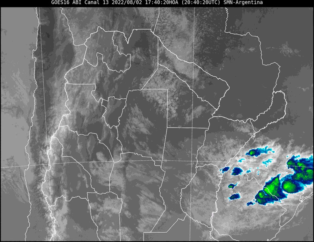 En la imagen satelital se observa nubosidad dispersa en nuestra provincia, y zonas puntuales de mal tiempo en el norte de Uruguay y sur de Brasil.