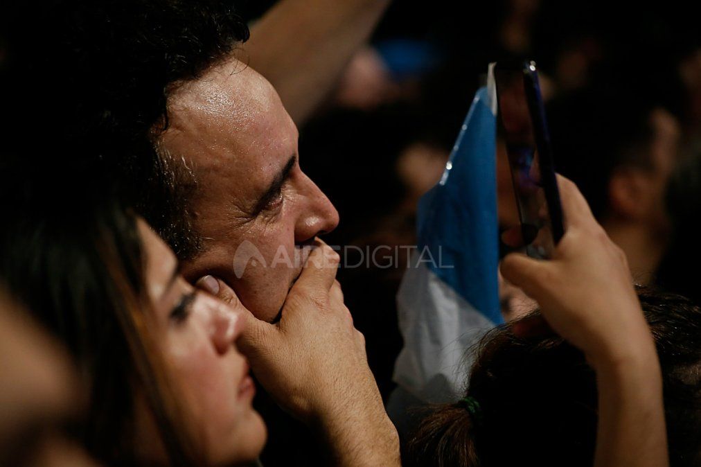 Así se vivió el triunfo electoral en el búnker del Frente de Todos en Buenos Aires