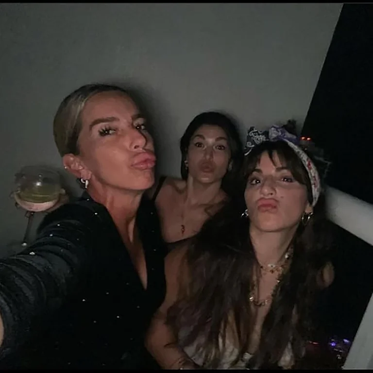 Gianinna Maradona pas&oacute; la noche de A&ntilde;o Nuevo con su hijo Benjam&iacute;n y tambi&eacute;n con sus amigas Luli Herrera y Tati Malhassian.
