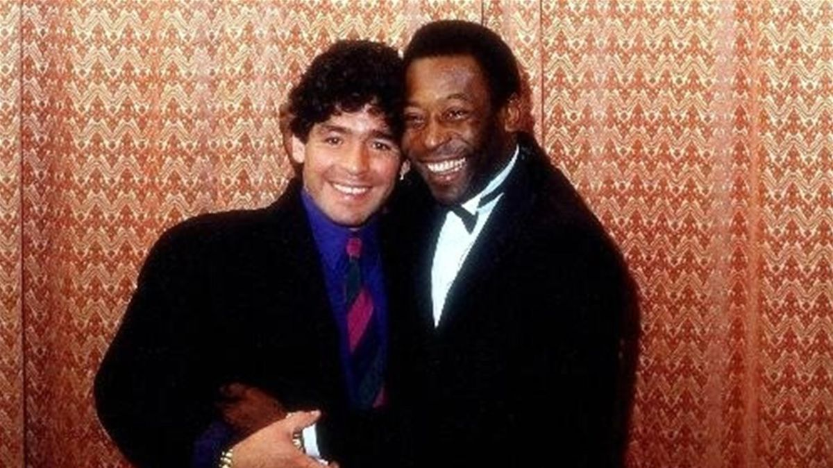 Pel&eacute;, otra de las grandes figuras del f&uacute;tbol en el mundo, fue uno de los primeros en dar un sentido mensaje a Diego, quien hubiera cumplido hoy 61 a&ntilde;os.&nbsp;