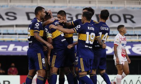 Boca fue contundente y goleó a Huracán en La Bombonera. Boca fue contundente y goleó a Huracán en La Bombonera.