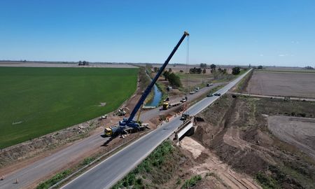 Se trata de una inversión en obras de seguridad vial que ronda los 8.500 millones de pesos. Se trata de una inversión en obras de seguridad vial que ronda los 8.500 millones de pesos.