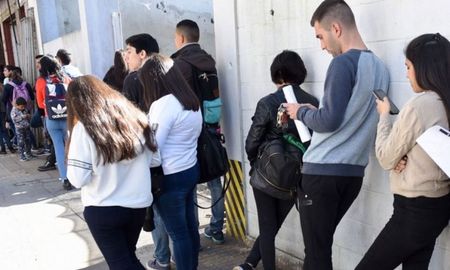 Según los últimos datos oficiales -difundidos en marzo de este año- la tasa de desempleo se ubicó en el 11% al cierre del último trimestre de 2020. Según los últimos datos oficiales -difundidos en marzo de este año- la tasa de desempleo se ubicó en el 11% al cierre del último trimestre de 2020.