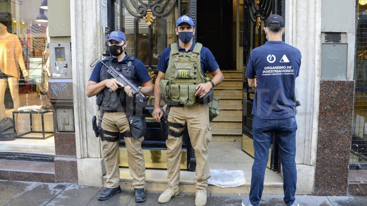 El operativo que llevó adelante el Organismo de Investigaciones terminó con otras cuatro detenciones.