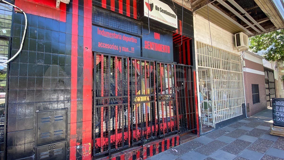 Robaron en un local de indumentaria sabalera frente a la cancha de Colón