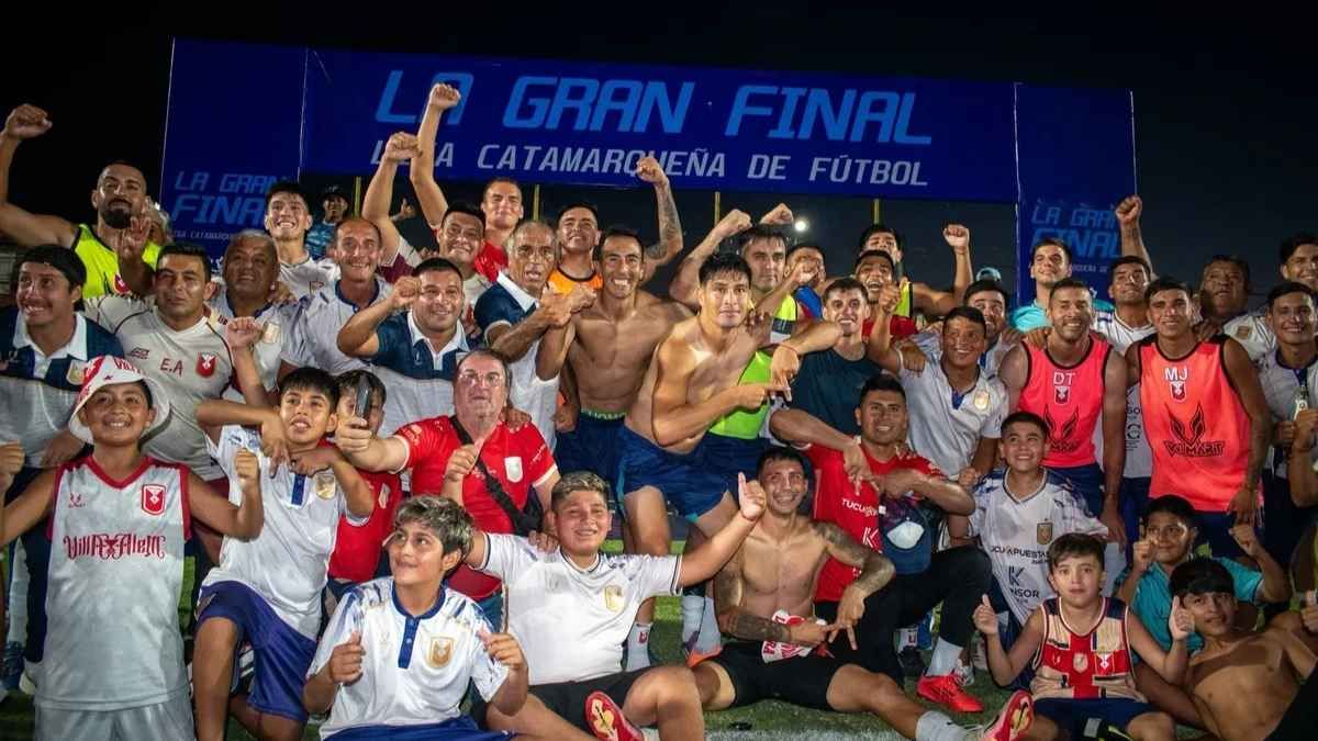 Tucumán Central, campeón del torneo Regional Federal Amateur de fútbol y al Federal A. Foto: Facebook Tucumán Central. Tucumán Central, campeón del torneo Regional Federal Amateur de fútbol y al Federal A. Foto: Facebook Tucumán Central.
