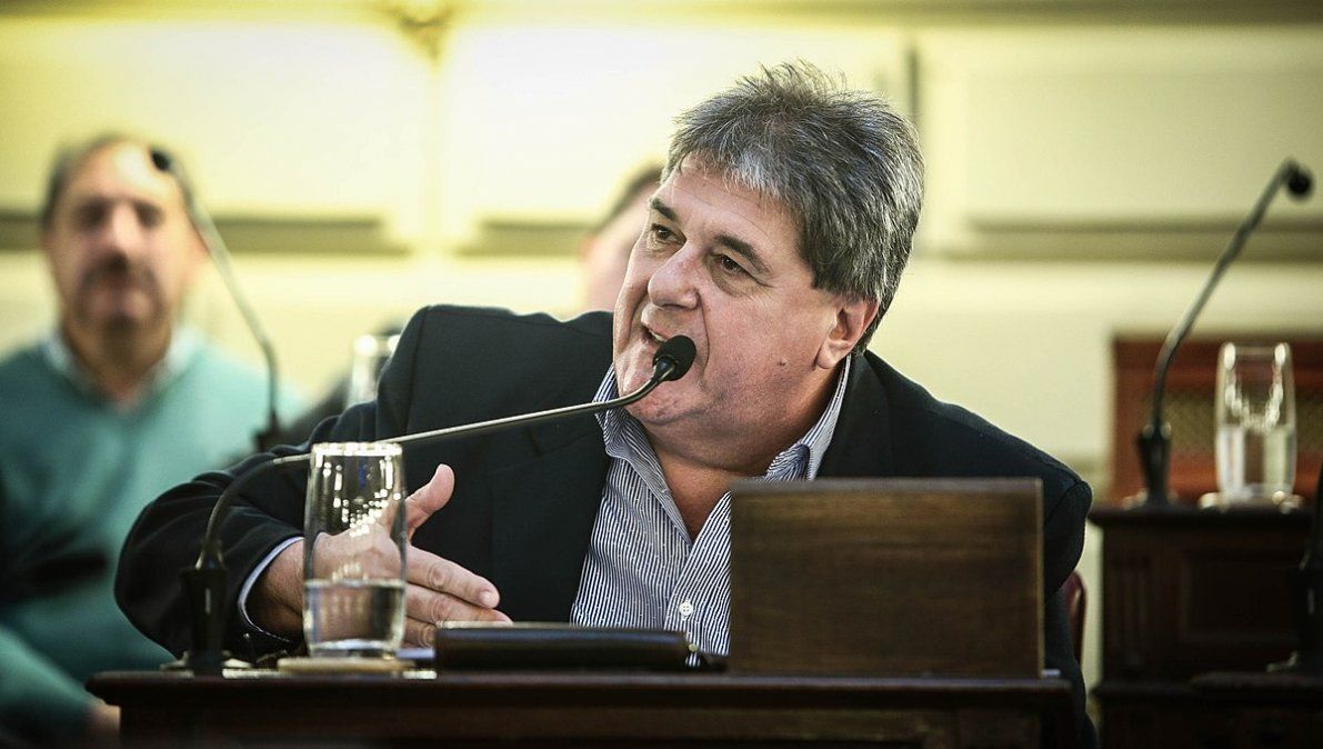 La iniciativa, que fue presentada por el diputado del PJ, Luis Rubeo establece un temario definido de cuestiones a abordar y propone elegir a convencionales en las elecciones de 2023.