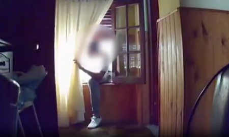 Video: una mujer descubrió que su novio robaba a sus padres jubilados. Video: una mujer descubrió que su novio robaba a sus padres jubilados.