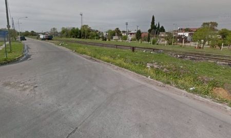 Acuchilló a su concubina y la atropelló con la moto