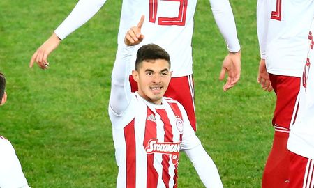 Maxi Lovera, del Olympiacos de Grecia, cerca de sumarse a Racing a préstamo. Maxi Lovera, del Olympiacos de Grecia, cerca de sumarse a Racing a préstamo.