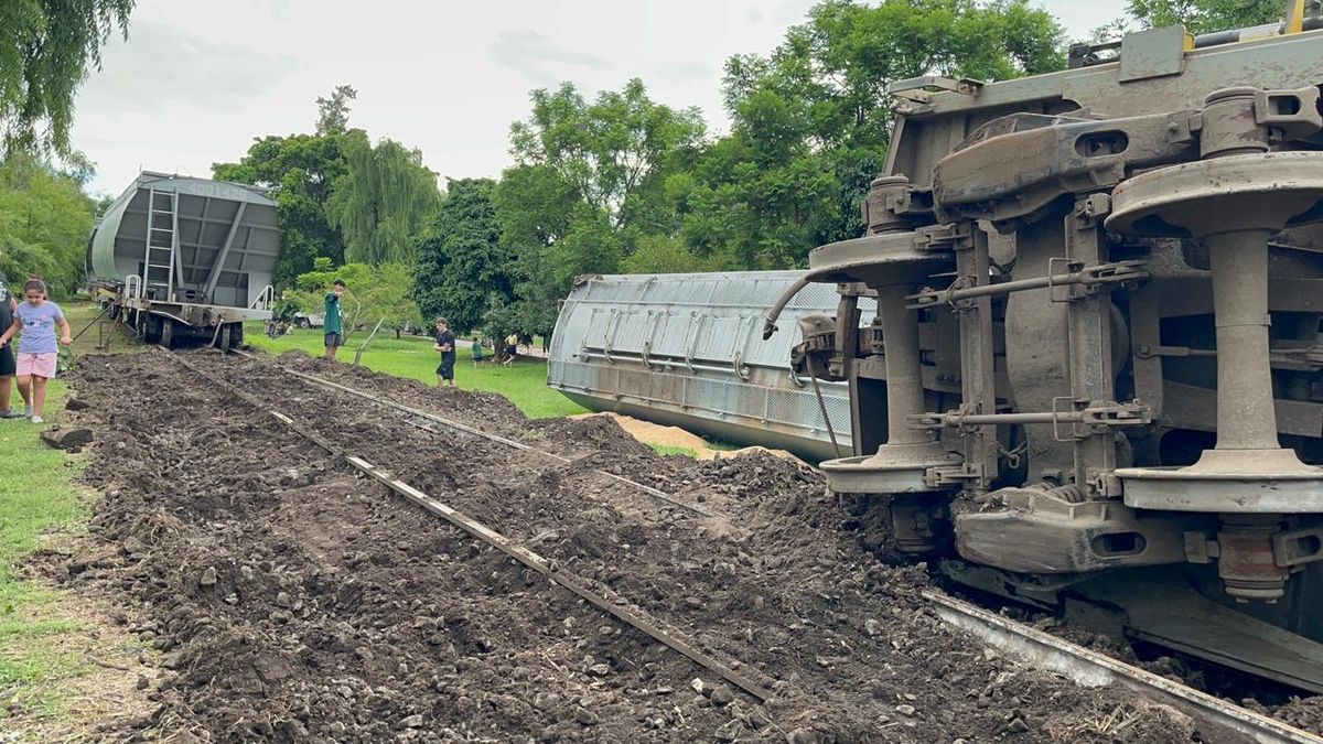 El día después del accidente: así se encuentra el Tren Belgrano Cargas que descarriló en Santa Fe