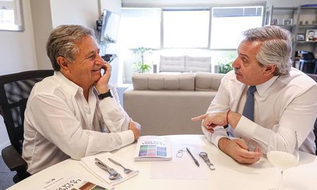 alberto fernandez se reunio con eduardo duhalde, quien le expreso su confianza absoluta alberto fernandez se reunio con eduardo duhalde, quien le expreso su confianza absoluta