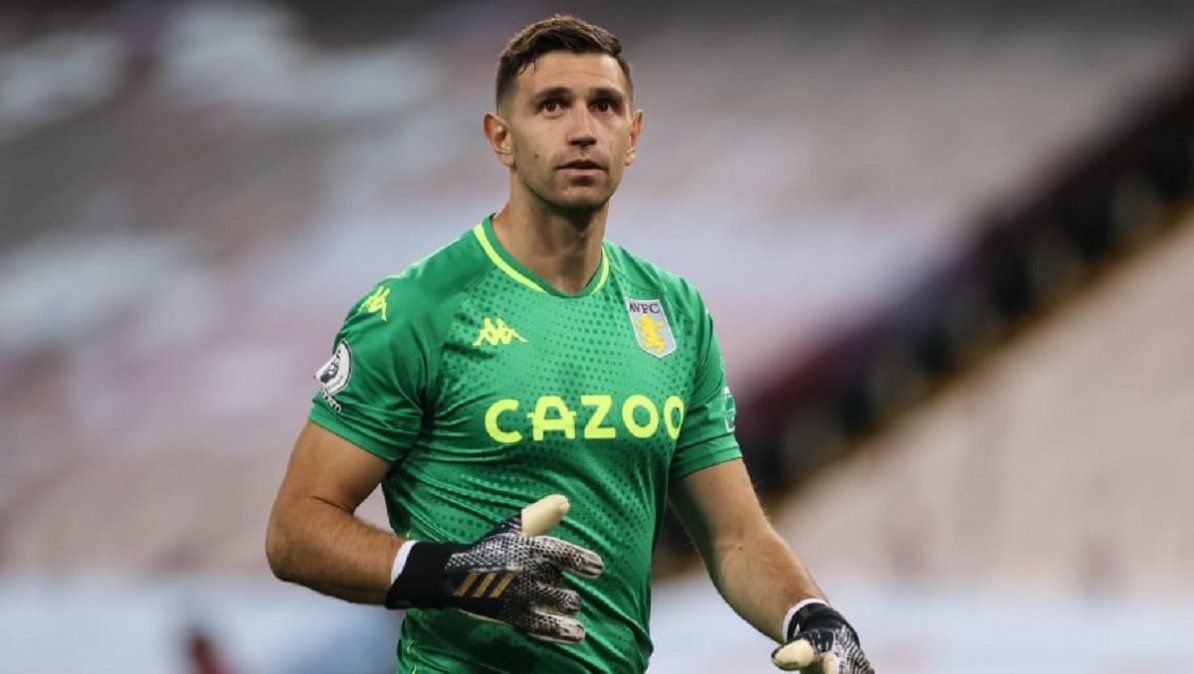 Emiliano Martínez alcanzó las 15 vallas invictas en la actual Premier League y marcó un récord en el Aston Villa.