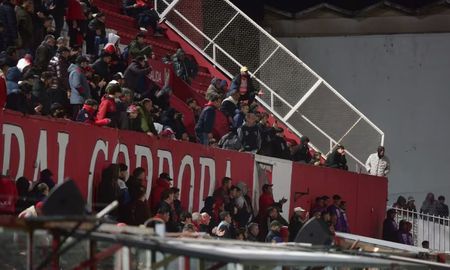 Video: así explotaron de bronca los hinchas de Instituto tras la goleada de Unión Video: así explotaron de bronca los hinchas de Instituto tras la goleada de Unión
