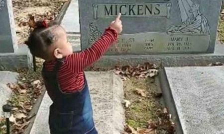 video: asi saludo esta nena a un fantasma en el cementerio video: asi saludo esta nena a un fantasma en el cementerio