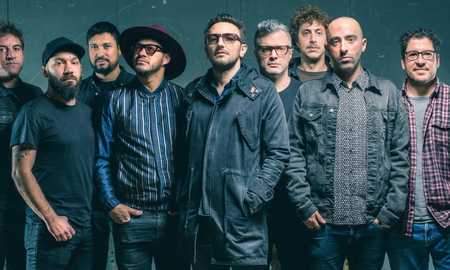 El líder de No Te Va Gustar dialogó sobre su trayectoria musical y su regreso a Santa Fe, en el marco de su 30° aniversario.