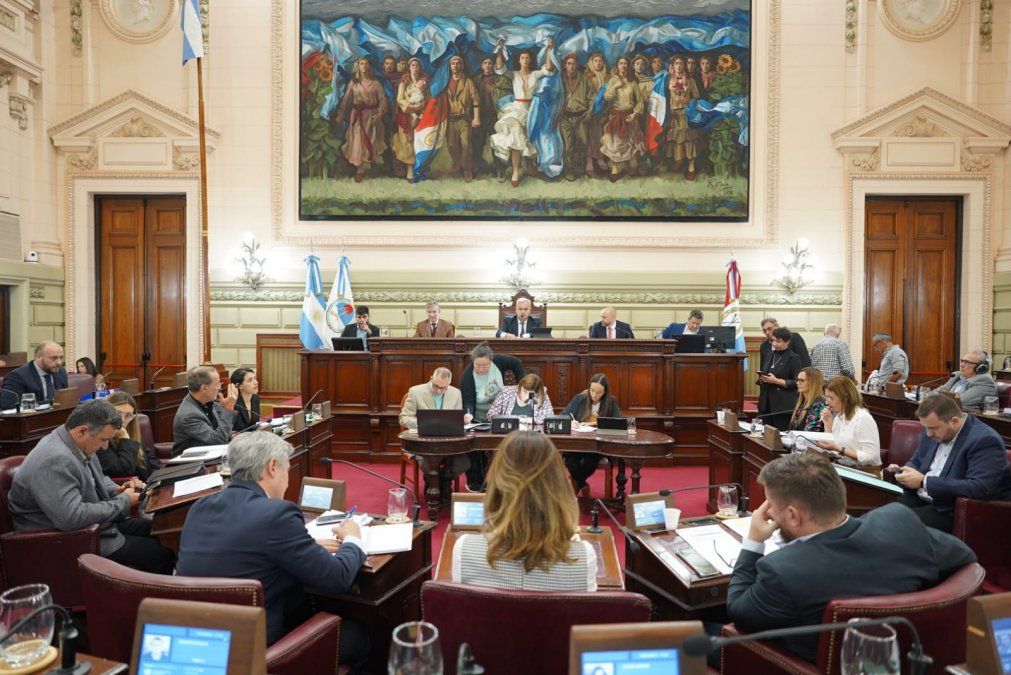 En las Paso del 16 de julio se definirán las listas que competirán en las elecciones generales del 10 de septiembre por las 50 bancas de diputados provinciales.