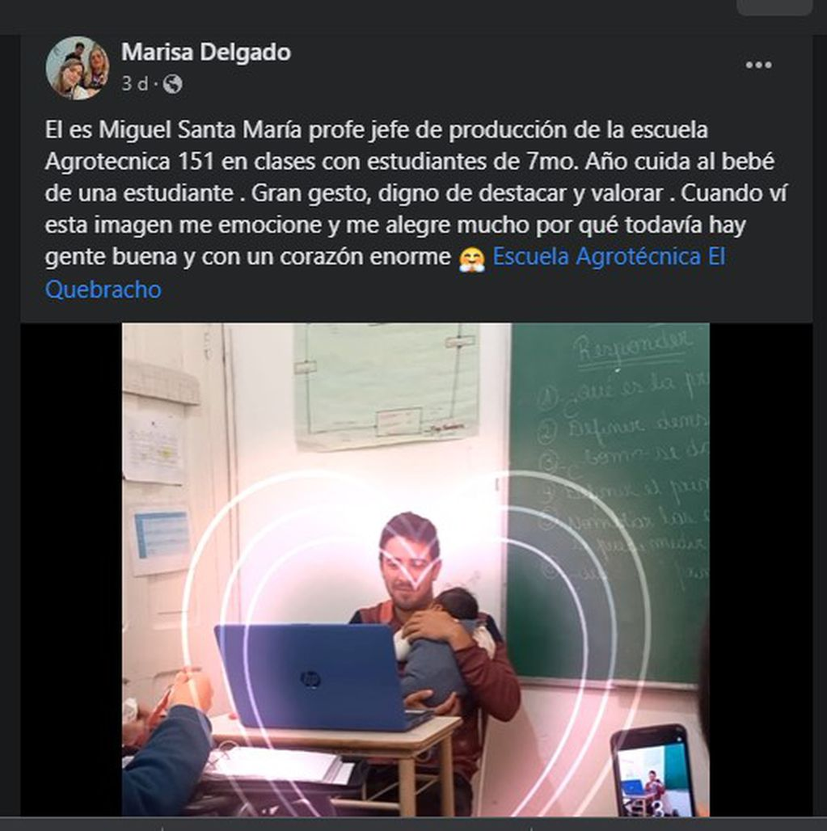 Un profesor de Entre Ríos dio clases con un bebé en brazos.