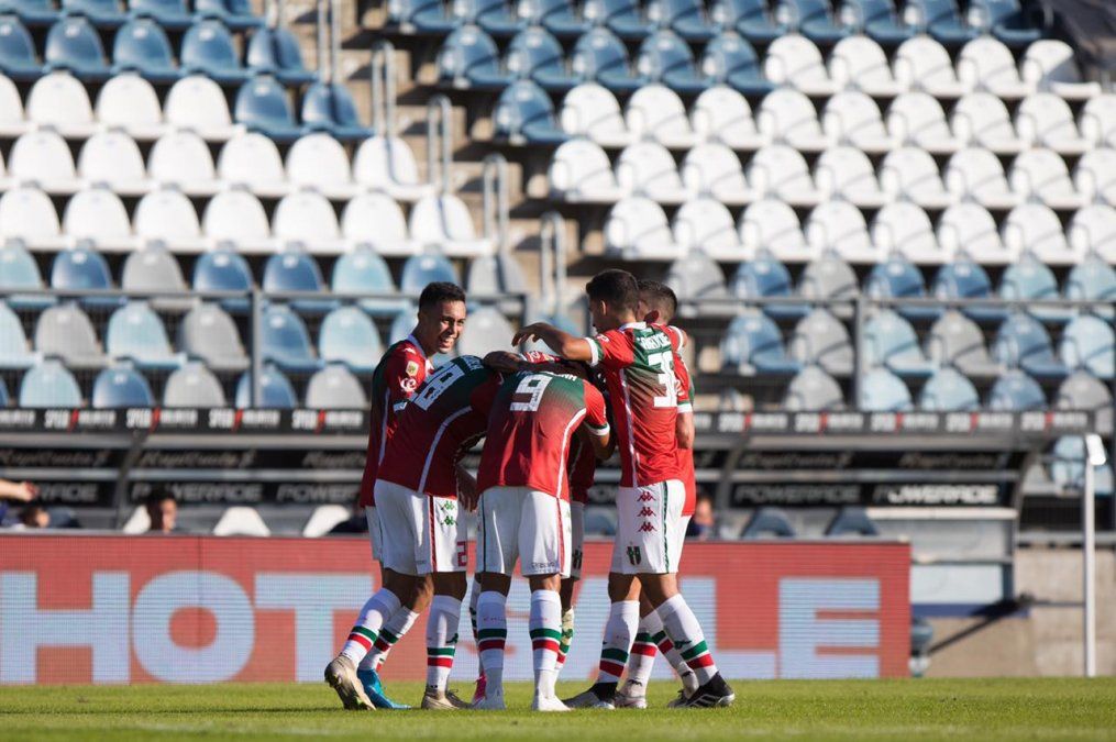 Vélez llega a punto a los cuartos de final de la Copa de la Liga Profesional.