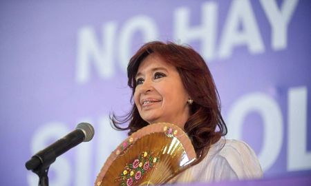 Funcionarios de Vialidad Nacional expresaron este lunes su apoyo a la vicepresidenta Cristina Fernández de Kirchner. Funcionarios de Vialidad Nacional expresaron este lunes su apoyo a la vicepresidenta Cristina Fernández de Kirchner.