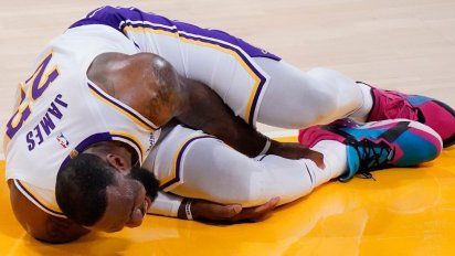NBA: LeBron James se lesionó y Los Ángeles Lakers lo pierden por tiempo indeterminado