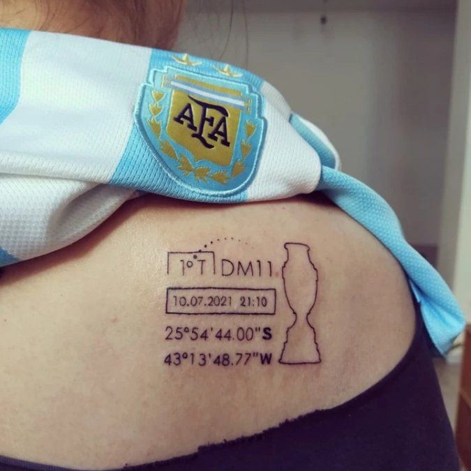 El tatuaje de una joven brasileña en honor a Ángel Di María.