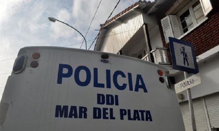 Detenidos por confeccionar y comercializar documentación trucha. Detenidos por confeccionar y comercializar documentación trucha.