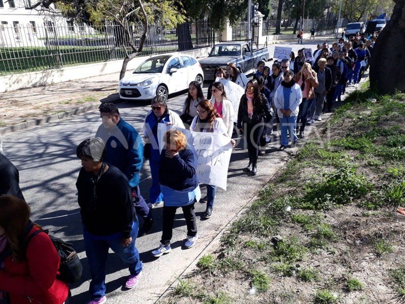 Durante la marcha por Cecilia Burgadt, otra víctima de violencia de género pidió ayuda con desesperación