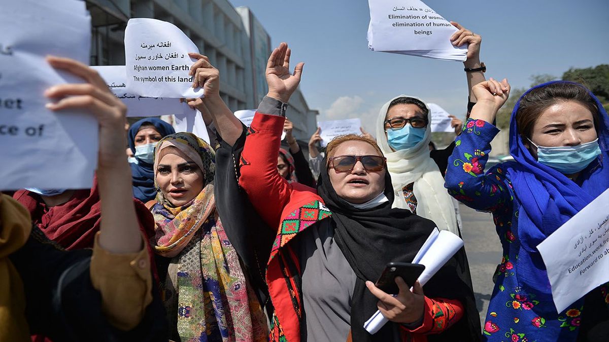 El lunes los habitantes de la capital se lanzaron a la calle tras la visita a Kabul del director de la Inteligencia de Pakistán