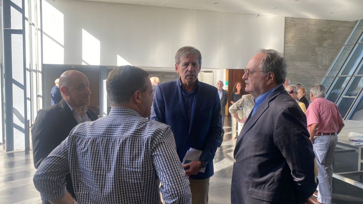 El intendente, Emilio Jatón, adelantó los festejos que se aproximan por los 450 años de la ciudad en la presentación del libro