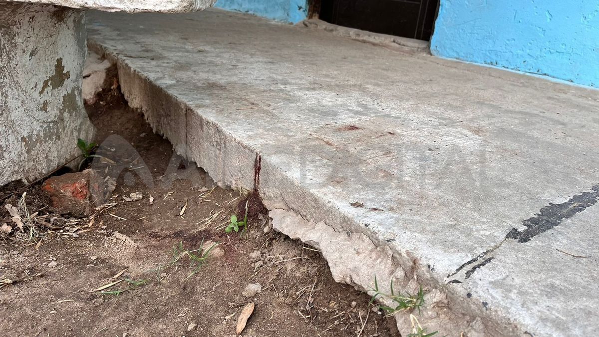 El hombre salió a la puerta de su casa y en ese mismo lugar le dieron los disparos que terminaron con su vida. El hombre salió a la puerta de su casa y en ese mismo lugar le dieron los disparos que terminaron con su vida.