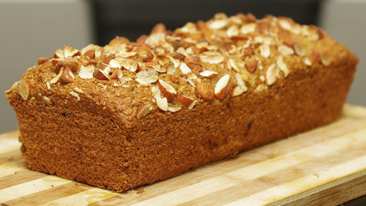 Cómo hacer budín de banana y almendras en casa: la receta fácil y práctica para un postre delicioso