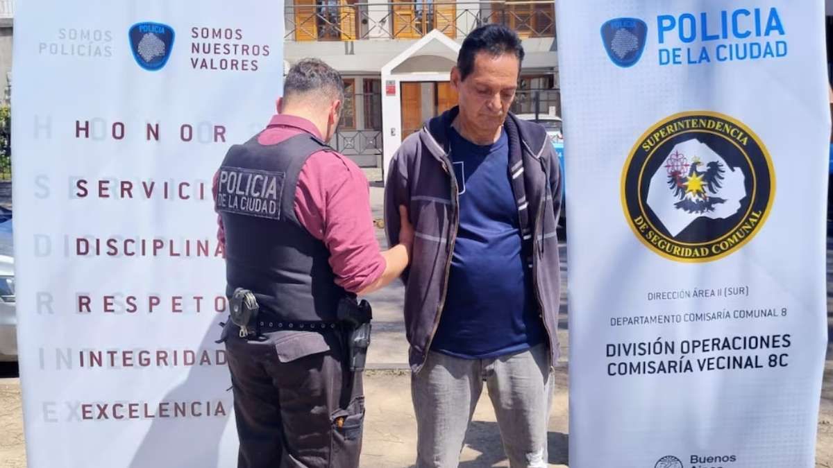 Luego del ataque, el hombre fue detenido en Villa Lugano. Luego del ataque, el hombre fue detenido en Villa Lugano.