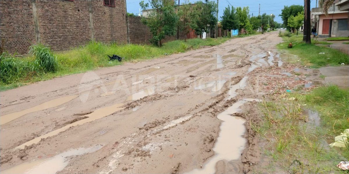 Desagüe Espora: una obra inconclusa y calles intransitables tras la lluvia