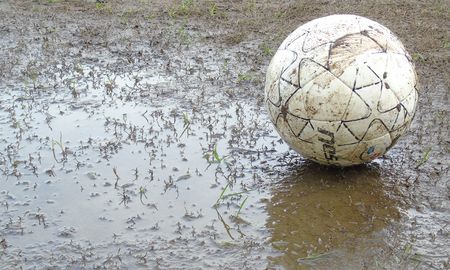 La Liga Santafesina de Fútbol suspendió todas las actividades del domingo por el mal tiempo La Liga Santafesina de Fútbol suspendió todas las actividades del domingo por el mal tiempo