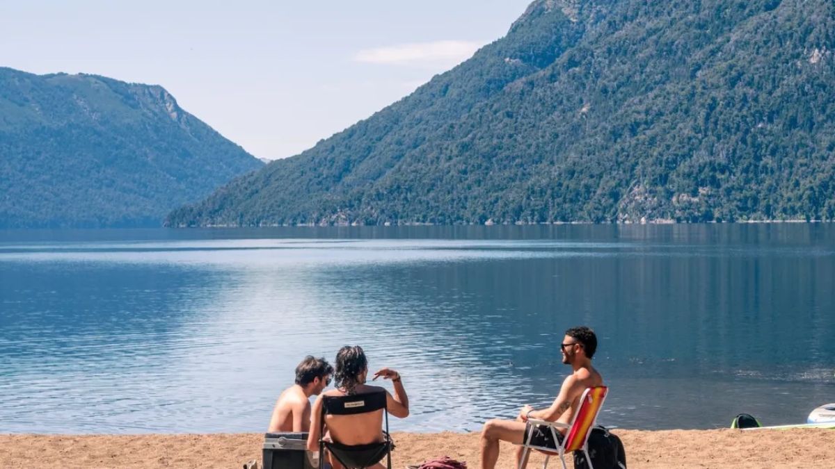 Escapada gasolera a la Patagonia: cómo acampar gratis frente a montañas y lagos cristalinos