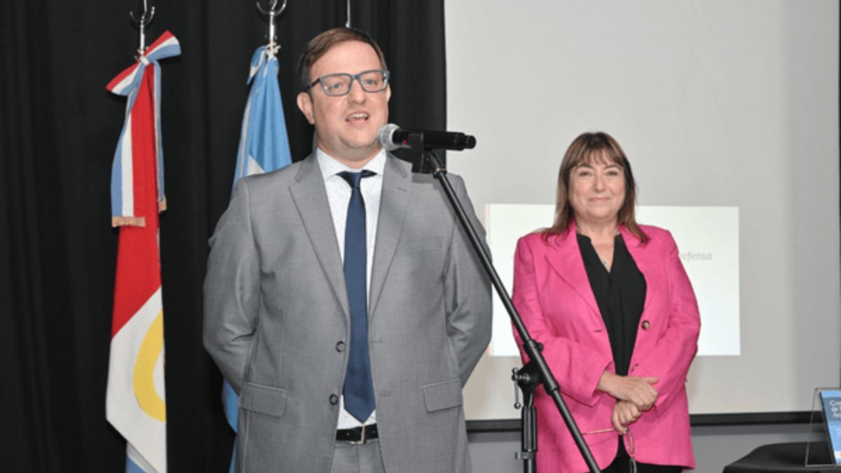 Mariano Mascioli juró como Defensor Regional de la Tercera Circunscripción Judicial del Ministerio Público de la Defensa, por segundo período consecutivo. Mariano Mascioli juró como Defensor Regional de la Tercera Circunscripción Judicial del Ministerio Público de la Defensa, por segundo período consecutivo.