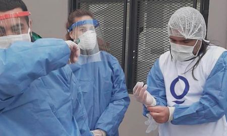 En los últimos días, se conocieron varios casos de personas que murieron a pesar de recibir las dos dosis de la vacuna: un médico de Luque, una maestra de Vicuña Mackenna y el folklorista “Chacho” Cruz. En los últimos días, se conocieron varios casos de personas que murieron a pesar de recibir las dos dosis de la vacuna: un médico de Luque, una maestra de Vicuña Mackenna y el folklorista “Chacho” Cruz.
