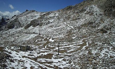 Cerros como El Ñireco y el Ventana amanecieron pintados de blanco, al igual que el Cerro Catedral. Cerros como El Ñireco y el Ventana amanecieron pintados de blanco, al igual que el Cerro Catedral.