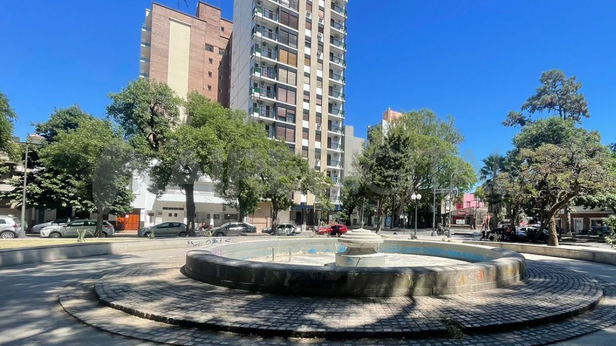 La feria de emprendedores y artesanos atrajo a turistas y santafesinos con propuestas locales de arte, diseño y gastronomía. La feria de emprendedores y artesanos atrajo a turistas y santafesinos con propuestas locales de arte, diseño y gastronomía.