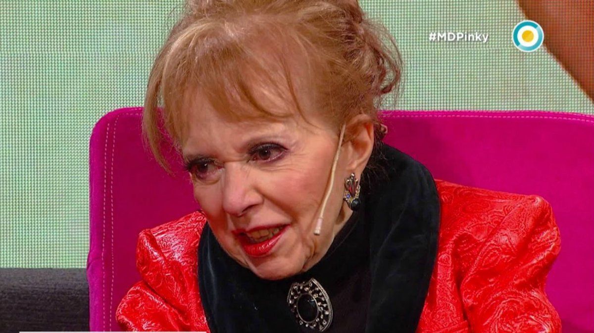 Preocupa el estado de Pinky: deudas millonarias y una lucha contra su enfermedad