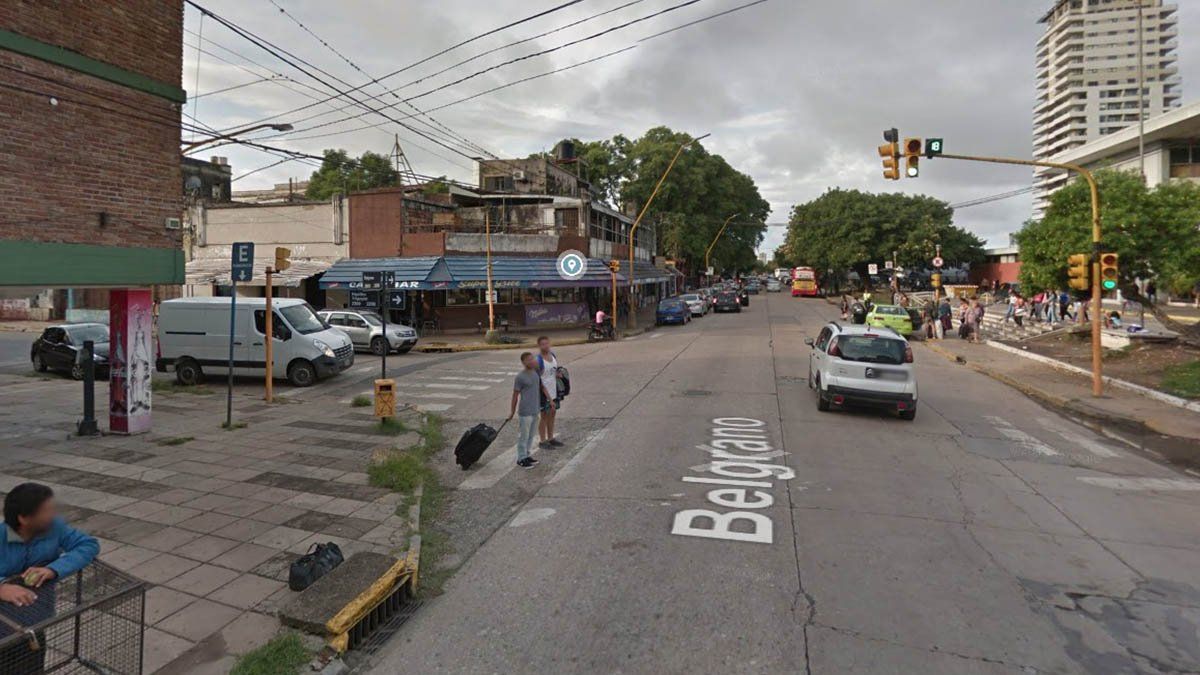 Hn hombre de 35 años fue atacado a puñaladas en la zona de la terminal de ómnibus de la ciudad de Santa Fe por lo que debió ser internado en grave estado en el hospital José María Cullen.