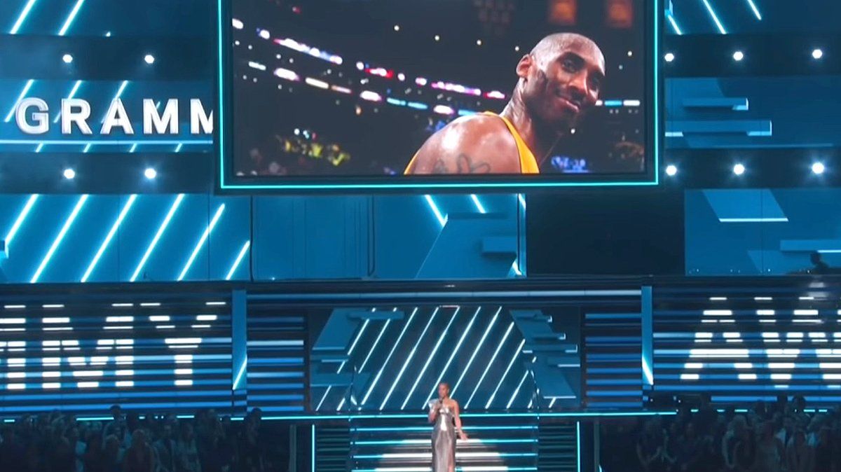 Emocionante homenaje a Kobe Bryant durante la entrega de los Grammy