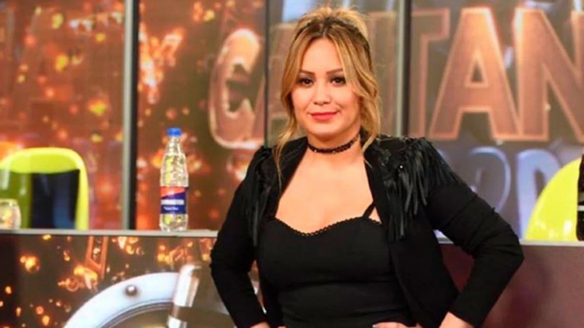 Karina La Princesita como jurado del Cantando 2020.