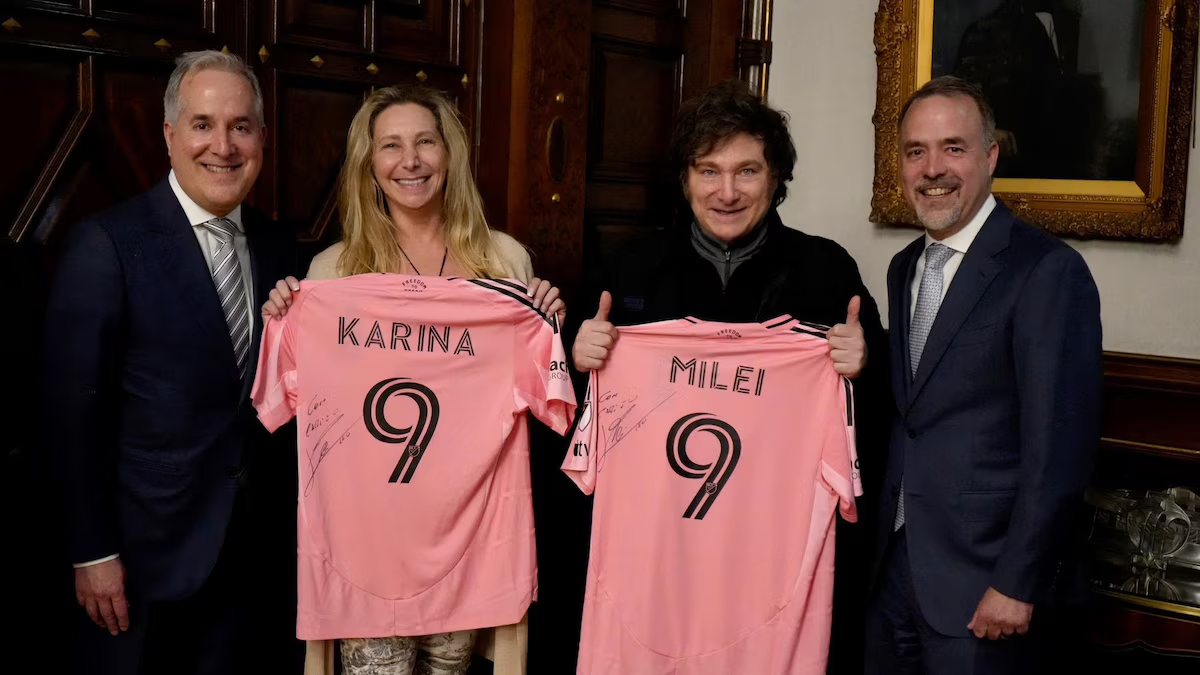 Javier Milei y Karina Milei junto con Jorge y José Mas, propietarios de Inter Miami. Javier Milei y Karina Milei junto con Jorge y José Mas, propietarios de Inter Miami.
