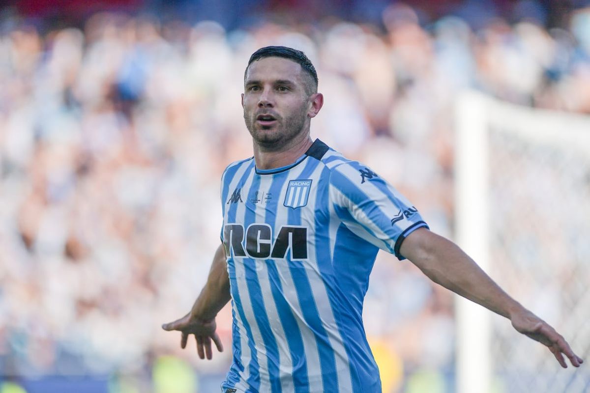 El héroe de la Academia: Adrián Martínez anotó en la final y se consagró como el goleador de la Copa Sudamericana 2024. El héroe de la Academia: Adrián Martínez anotó en la final y se consagró como el goleador de la Copa Sudamericana 2024.