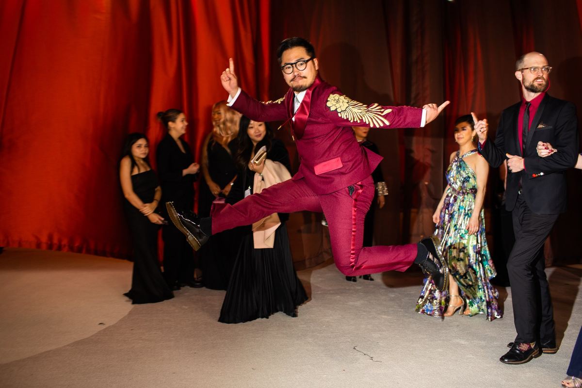 El premio para Mejor Director fue para Daniel Kwan y Daniel Scheinert por su trabajo en Everything Everywhere All At Once.